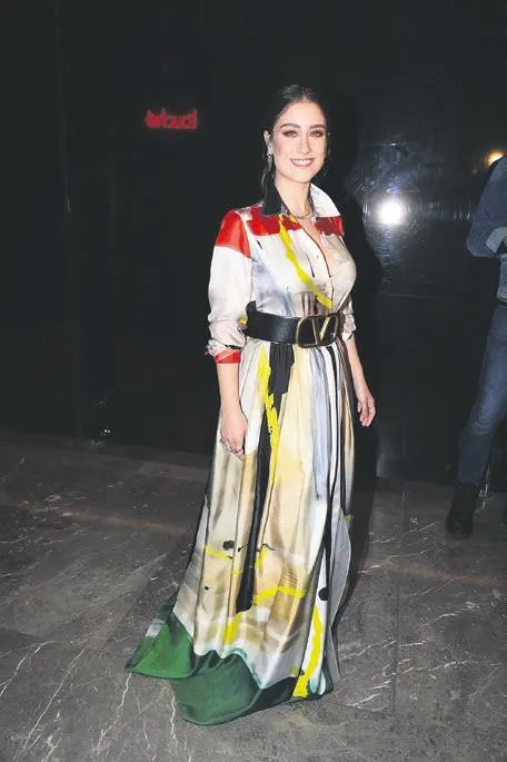 Mercedes Fashion Week'e ünlü akını! Aleyna Tilki, Şükrü Özyıldız, Özge Ulusoy, Ezgi Mola, Hazal Kaya, Edvina Sponza tarzlarıyla büyüledi-4