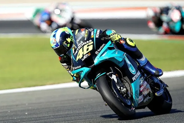 MotoGP'de bir devir kapandı: Efsane isim Valentino Rossi pistlere veda etti-5