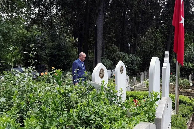 Son dakika: Başkan Erdoğan'dan kabir ziyaretleri