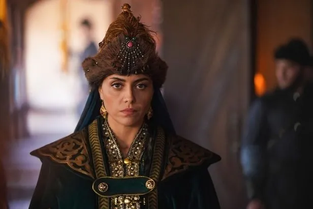 kurulus-osman-valide-ismihan-sultan-oldu-mu-tarihte-nasil-oldu-denir-barut-kurulus-osmandan-ayrildi-mi-neden-d-1683103297374.jpg