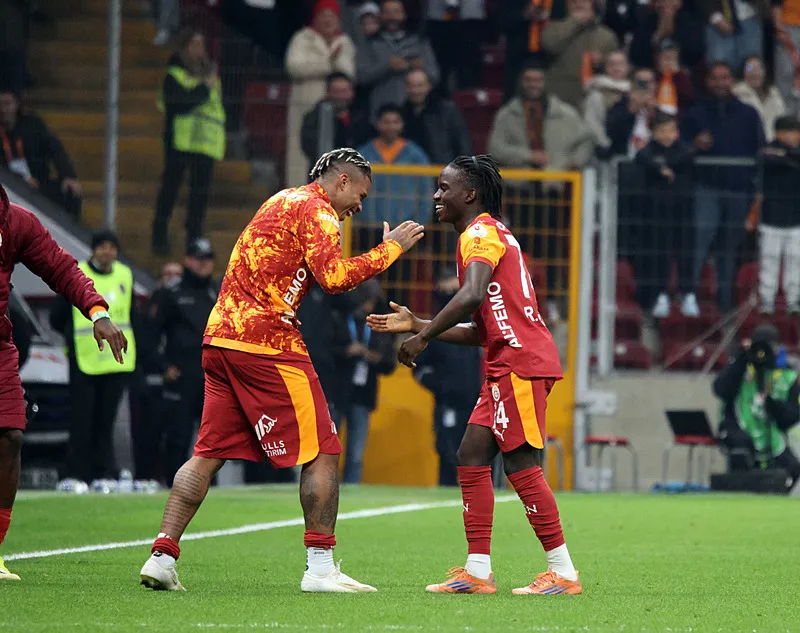 Spor yazarları Galatasaray - Başakşehir maçını değerlendirdi! "Şampiyonluk mayıs ayına kalmaz" - 4
