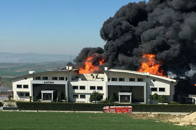 Hadımköy'de fabrika yangını