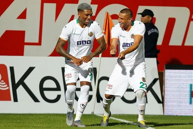 Alanyaspor'dan Kasımpaşa'ya farklı tarife! Alanyaspor: 4 - Kasımpaşa: 1 Maç sonucu - 1