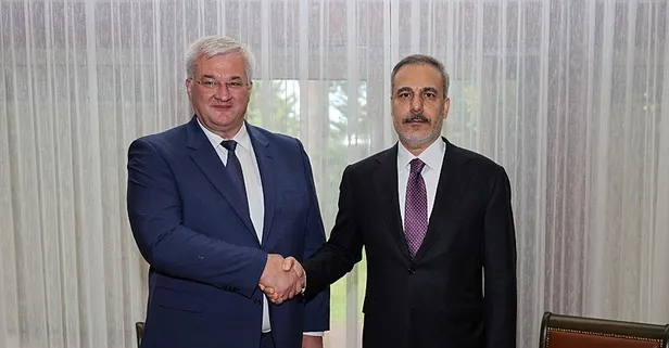 İstanbul Zirvesi öncesi Antalya'da kritik temas! Bakan Fidan Ukraynalı mevkidaşı Sybiha ile görüştü