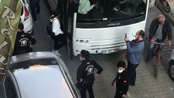 son-dakika-iskenderunda-masaj-salonlarina-polis-baskini-19u-yabanci-22-kadin-gozaltinda-1605517416885.jpg Son dakika... İskenderun'da masaj salonlarına polis baskını: 19'u yabancı 22 kadın gözaltında-2