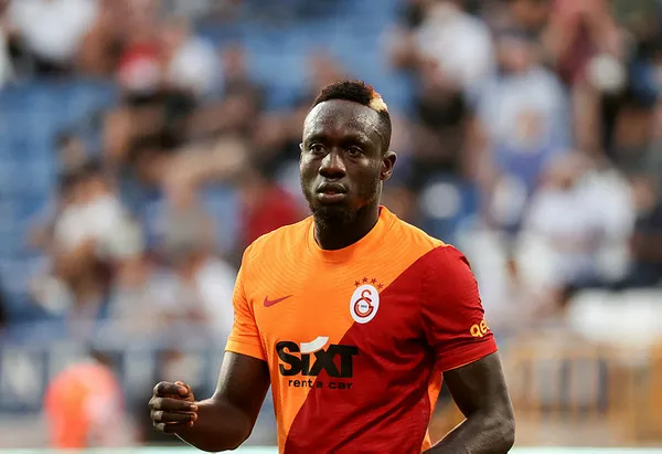 1636723046320.jpg SON DAKİKA | Galatasaray'da taşlar yerinden oynayacak! Devre arası 3 yolcu 4 transfer-5