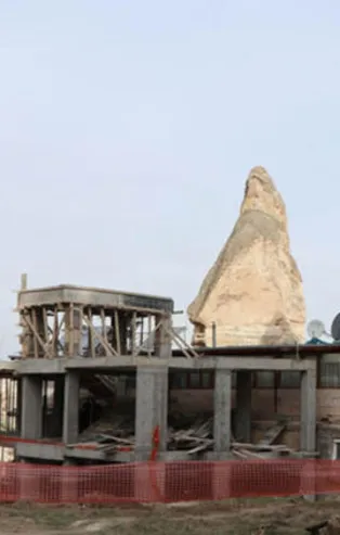 Kapadokya Peri bacalarındaki otel inşaatında yıkım başladı
