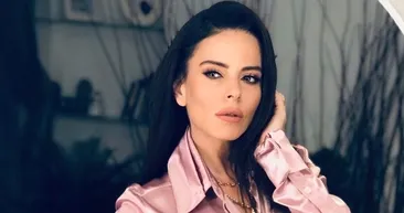 Simge Sağın’ın cesur kıyafeti sosyal medyayı ikiye böldü! Sadece göğüslerini kapattığı üstüyle çok konuşuldu ‘Bu da açıldıkça açıldı’