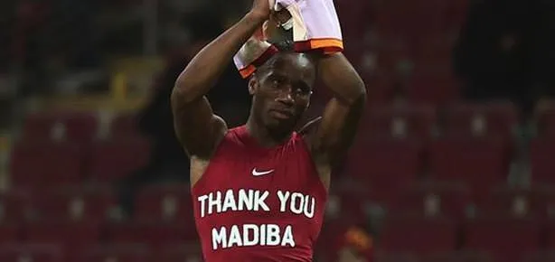 Drogba dudak uçuklattı