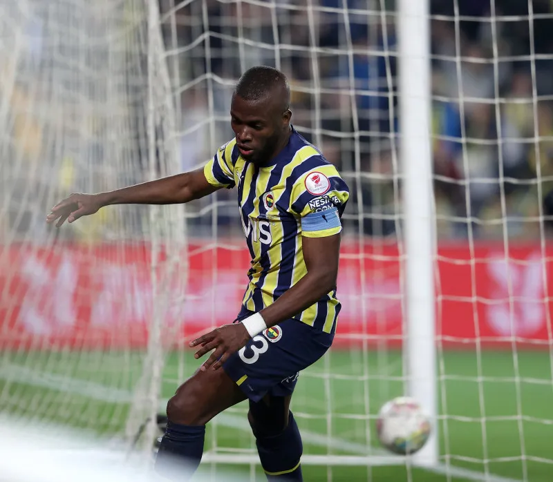 Enner Valencia imzayı attı! Dudak uçuklatan rakam - 4