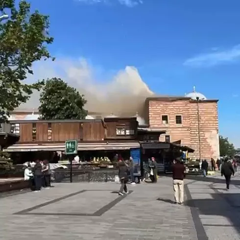 Mısır Çarşı’sında yangın!