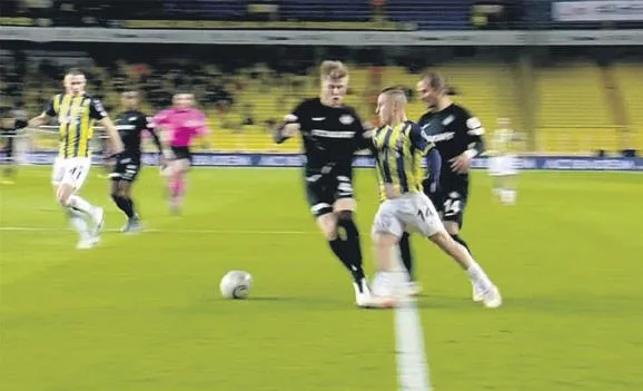 fenerbahce-geriye-dustugu-macta-altayi-devirdi-irfan-can-bir-gol-ve-bir-asistle-maca-damgasini-vurdu-1642625422288.jpeg Fenerbahçe geriye düştüğü maçta Altay'ı devirdi! İrfan Can bir gol ve bir asistle maça damgasını vurdu-2