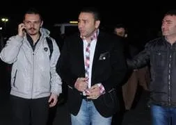 İzzet dördümüzle de birlikte oldu