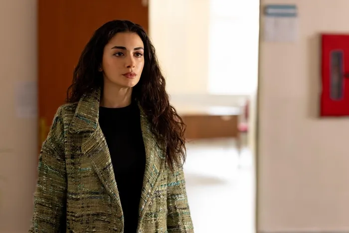 safir-14-bolum-fragmani-nefes-kesti-kim-bilir-neler-yasanmistir-bu-evde-1701156309512.jpg Safir 14. bölüm fragmanı nefes kesti: Kim bilir neler yaşanmıştır bu evde...-4