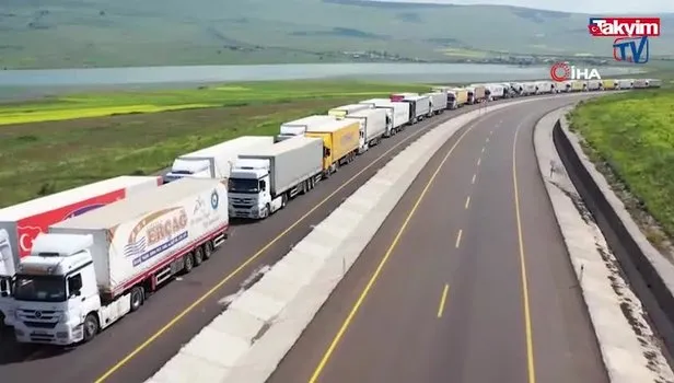 Gürcistan sınırında 16 kilometrelik tır kuyruğu
