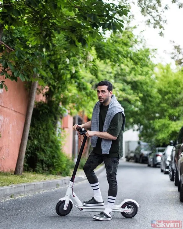 Demet Özdemir ile aşk yaşayan Oğuzhan Koç sevgilisini yere göğe sığdıramadı ‘Demet'in de oyunculuğunun da hastasıyım’ - 8