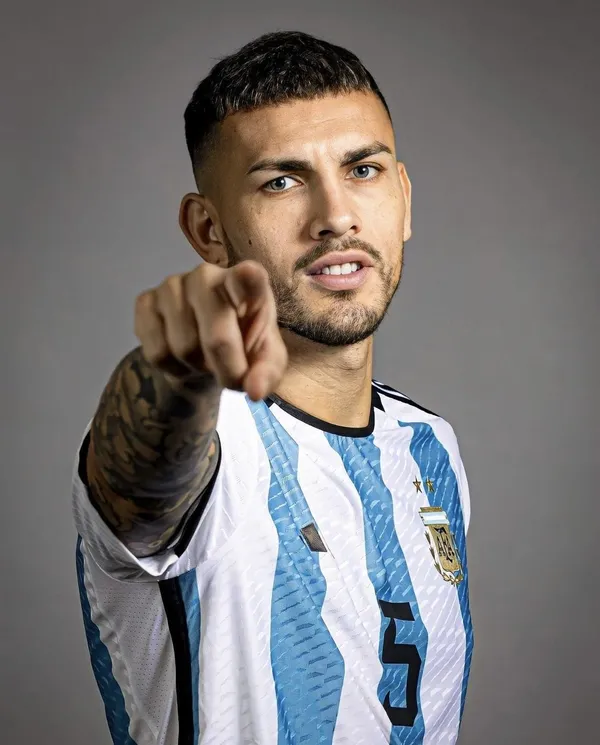 paredes-celmesi-besiktasa-iki-calim-atan-fenerbahce-simdi-galatasarayin-hedefine-goz-koydu-1689719789636.jpeg Paredes çelmesi! Beşiktaş'a iki çalım atan Fenerbahçe şimdi Galatasaray'ın hedefine göz koydu-2