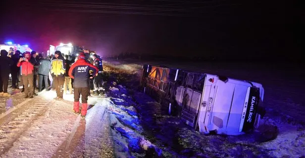 Aksaray’da yolcu otobüsü devrildi: 20 yaralı