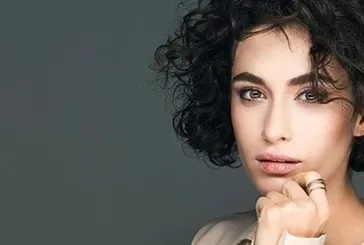 Hande Doğandemir’e romantik evlilik teklifi!