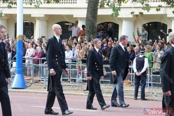 Kraliçe Elizabeth'in kara kutusu Uzun Paul 44 yıl yanından hiç ayrılmadı! İşte Paul Whybrew'in ilginç öyküsü - 16