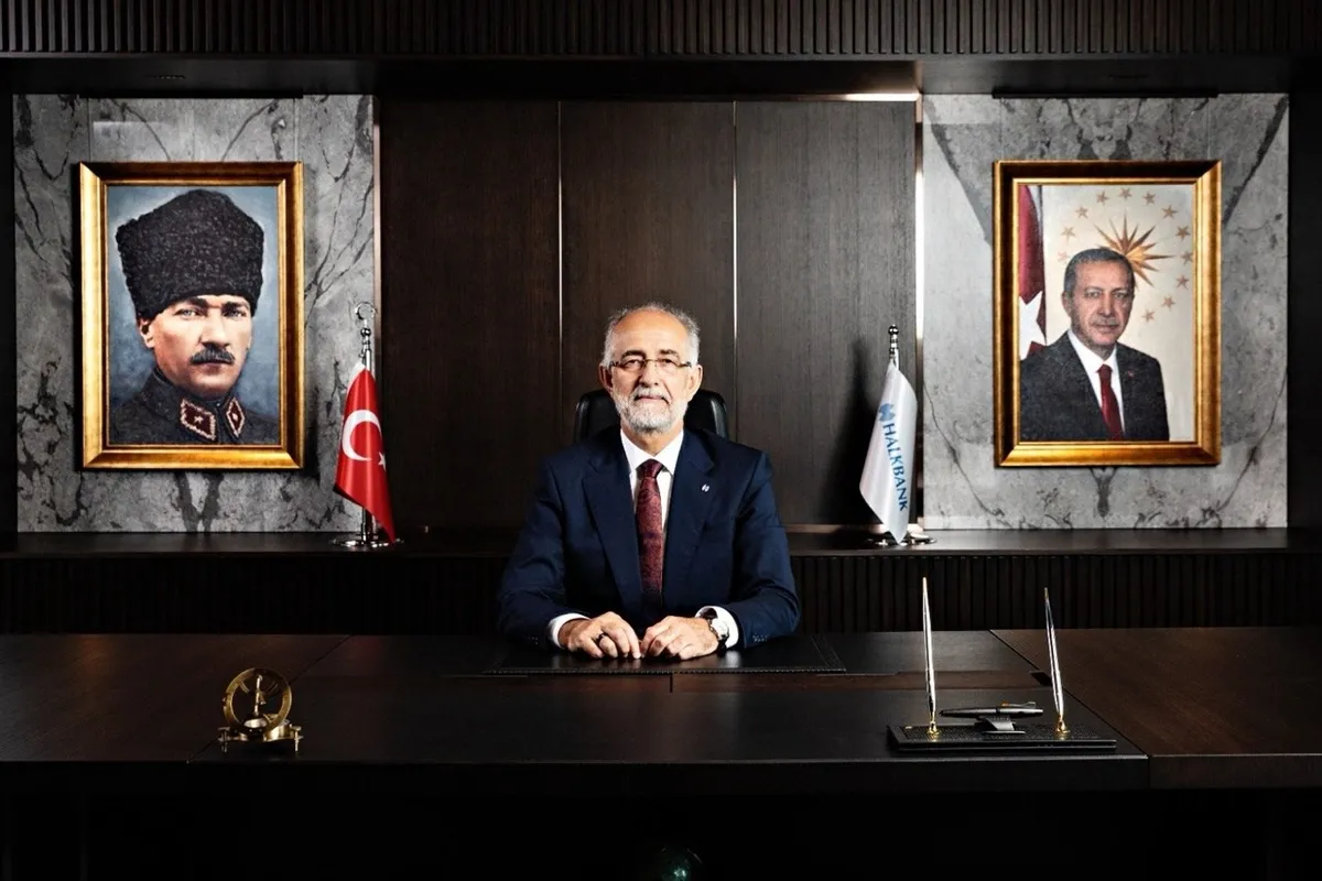 abddeki-halkbank-davasi-9-yil-sonra-dustu-hukukun-ve-diplomasinin-zaferi-fetonun-bir-kumpasi-daha-coktu-1781714642563.jpeg ABD'deki Halkbank davası 9 yıl sonra düştü! Hukukun ve diplomasinin zaferi | FETÖ'nün bir kumpası daha çöktü-4