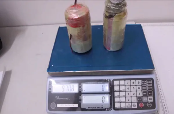 pitbull-kopeklerini-silah-gibi-kullanan-pkk-ile-baglantili-suc-orgutu-cokertildi-1640774642353.jpg Pitbull köpeklerini silah gibi kullanan PKK ile bağlantılı suç örgütü çökertildi-7