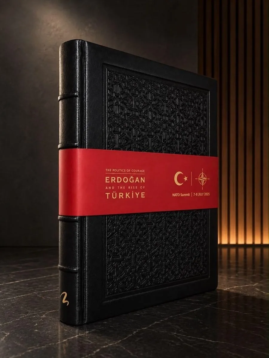 NATO liderlerine Başkan Erdoğan imzalı özel eser: “The Politics of Courage: Erdoğan and the Rise of Türkiye” hediye edildi-3