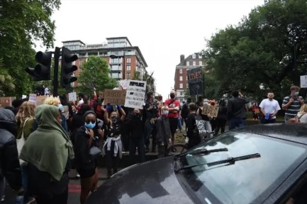 İngiltere'nin başkenti Londra'da 'George Floyd' gösterisi: Bazı protestocular gözaltına alındı
