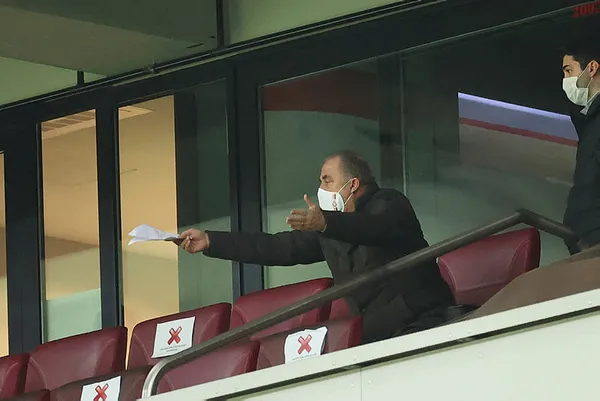 galatasaray-antalyaspor-macini-tribunden-izleyen-fatih-terim-cildirdi-1609614358140.jpg Galatasaray - Antalyaspor maçını tribünden izleyen Fatih Terim çıldırdı-4