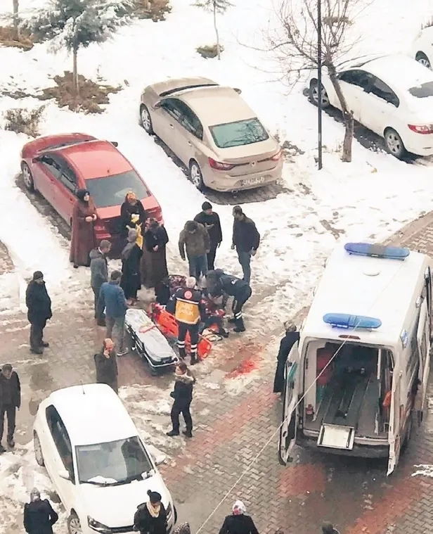 sokakta-infaz-serdar-semiz-bosanmak-uzere-oldugu-esini-oldurdu-sonra-baldizina-mesaj-atti-1675123923347.jpeg Sokakta infaz! Serdar Semiz boşanmak üzere olduğu eşını öldürdü, sonra baldızına mesaj attı-3