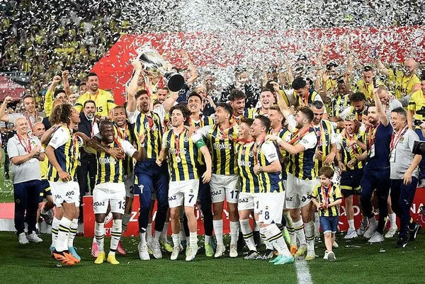 kanaryadan-10-yil-aranin-ardindan-hasreti-bitiren-zafer-sari-lacivertliler-medipol-basaksehiri-2-0-yenerek-zaf-1686521299342.jpeg Kanarya'dan 10 yıl sonra hasreti bitiren zafer! Sarı-Lacivertliler Medipol Başakşehir'i 2-0 yenerek zafere ulaştı...-2