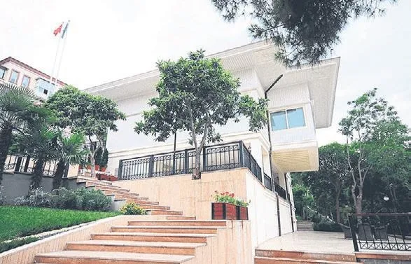 izmir-belediyesinin-tum-mal-varliklarini-satisa-cikaran-chpli-tunc-soyer-gozunu-depremzedelerin-konutlarina-di-1654220980610.jpeg İzmir Büyükşehir Belediyesi'nin tüm mal varlıklarını satışa çıkaran CHP'li Tunç Soyer gözünü depremzedelerin konutlarına dikti!-12