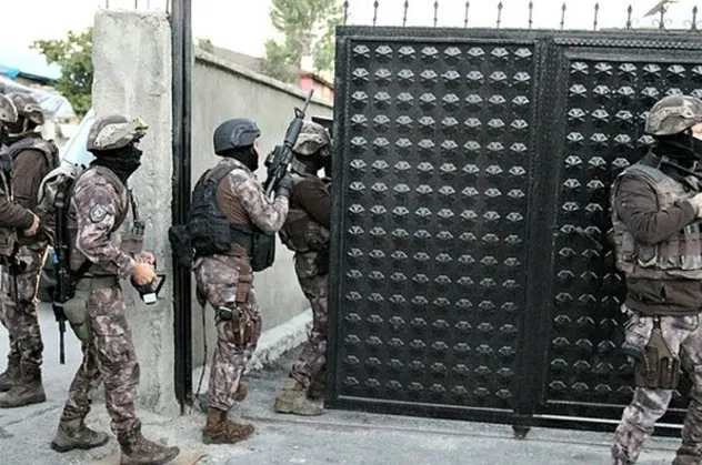 Son dakika: Şanlıurfa merkezli FETÖ operasyonu: İhraç edilen 14 askere gözaltı
