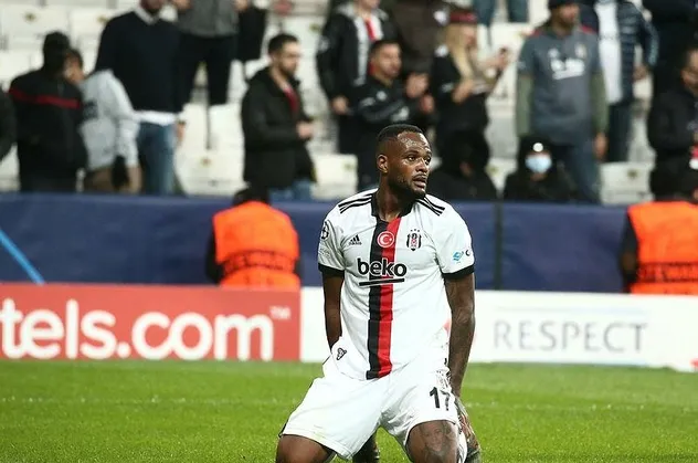 Temsilcimiz Beşiktaş Avrupa kupalarına veda etti! Ajax karşısında öne geçtiği karşılaşmadan 2-1 yenik ayrıldı