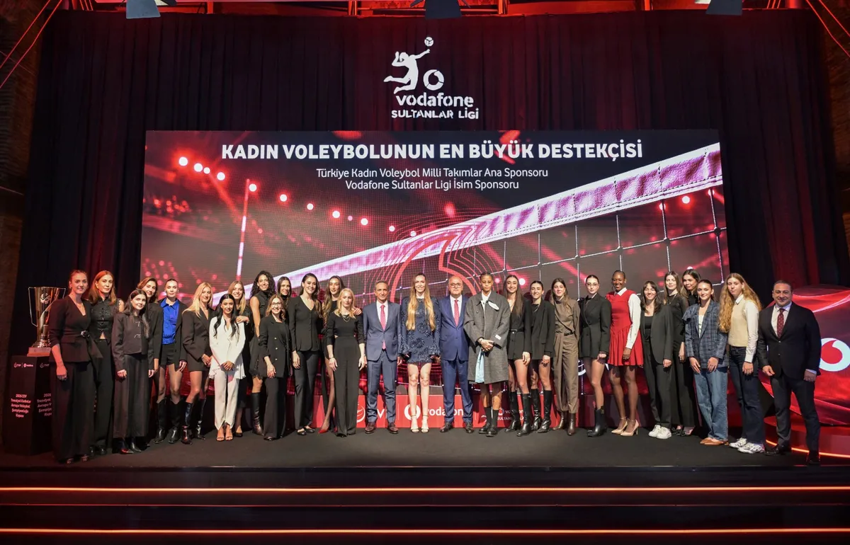 tvf-ile-vodafone-arasinda-sponsorluk-anlasmasi-imzalandi-1793268456886.jpg TVF Başkanı Mehmet Akif Üstündağ müjdeyi verdi! 3 yıllık anlaşma daha-2