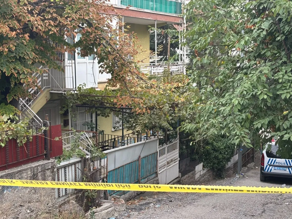 yenimahalledeki-cinayetin-detaylari-ortaya-cikti-3-kisi-tabanca-ve-bicakla-oldurulmus-1790081829122.jpeg Ankara'da 3 kişiyi öldüren Kadir Çiçek, polisin "teslim ol" çağrısı sonrası intihar etti-4