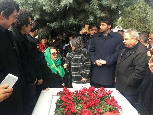 Müslüm Gürses kabri başında anıldı-1