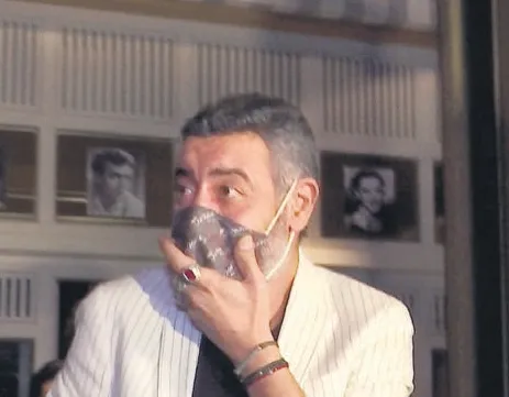 dilini-yuttu-1602800028198.jpg Ajda Pekkan'la birlikte olduğu iddia edilen Hakan Altun 'aşk' sorularını yanıtsız bıraktı-1