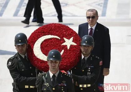 Başkan Erdoğan YAŞ toplantısı öncesi Anıtkabir’i ziyaret etti