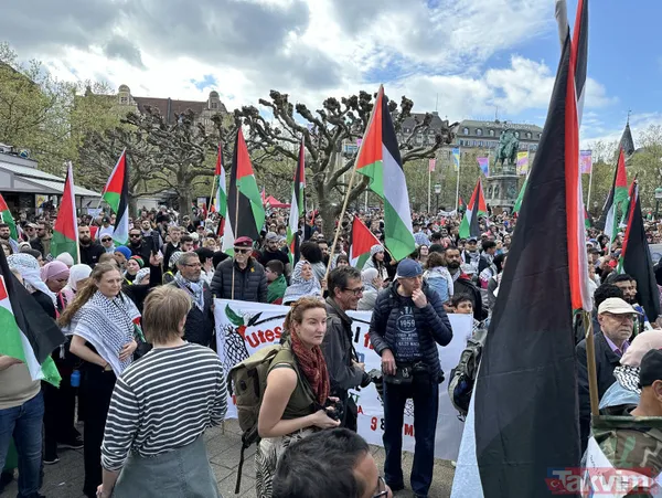 2024 Eurovision Şarkı Yarışması'nın finalinin başlamasına saatler kala on binlerce kişi soykırımcı İsrail'i protesto etti - 17