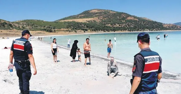 salda golu nden kil alan ve camur