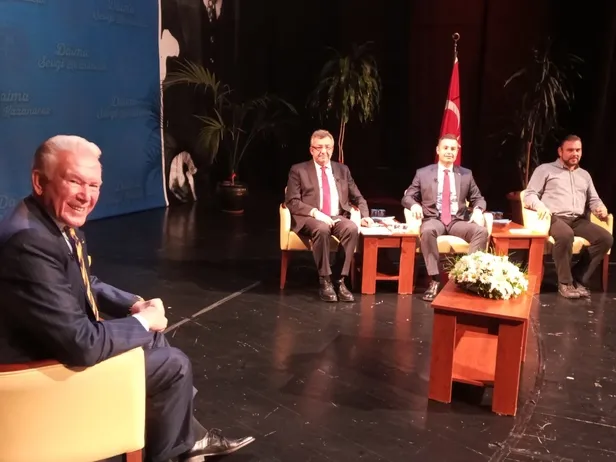 chp-isi-helallesme-engin-altaydan-28-subat-zihniyetini-aratmayan-skandal-basortusu-sozleri-bas-acmakla-din-elden-gitmez-1637369637266.jpg CHP işi helalleşme! Engin Altay'dan 28 Şubat zihniyetini aratmayan skandal başörtüsü sözleri: "Baş açmakla din elden gitmez"-3