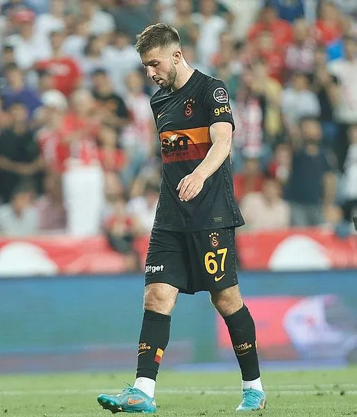 galatasaray-halil-dervisoglu-transferini-resmen-duyurdu-besiktastan-flas-aciklama-geldi-1689441696943.jpeg Galatasaray Halil Dervişoğlu transferini resmen duyurdu: İmza için İstanbul'a geldi! Beşiktaş'tan açıklama-3