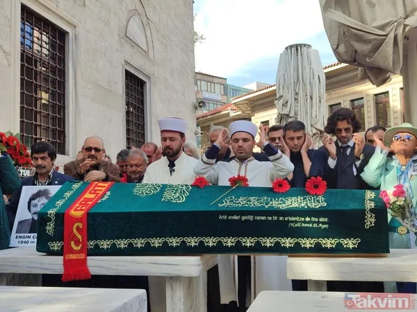 Oğlu açıkladı: Engin Çağlar'ın o isteği gerçek oldu! Nuri Alço'dan Ediz Hun'a dostları cenaze törenine akın etti - 5