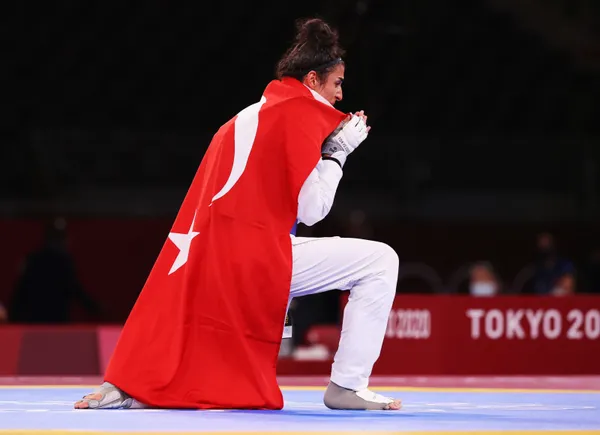 son-dakika-tokyo-2020-olimpiyatlarinda-madalyalar-pes-pese-turkiye-tekvandoda-iki-bronz-aldi-1627216358823.jpg SON DAKİKA: Tokyo 2020 Olimpiyatları'nda madalyalar peş peşe! Türkiye tekvandoda iki bronz aldı-11
