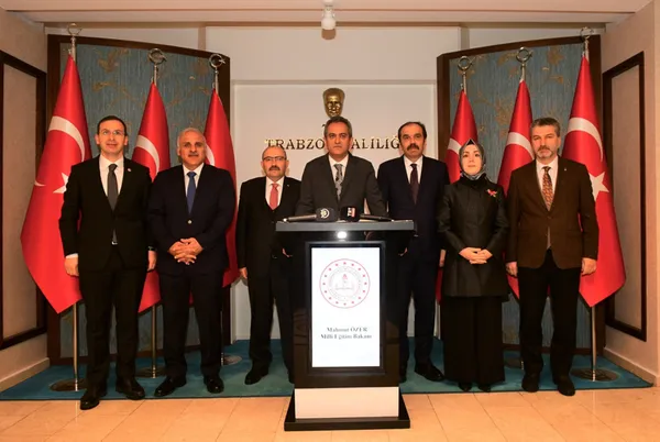 yuz-yuze-egitim-bitecek-mi-yuz-yuze-egitim-devam-edecek-mi-milli-egitim-bakani-mahmut-ozer-855-bin-sinifta-yuz-1646897897351.jpg Yüz yüze eğitim bitecek mi? Yüz yüze eğitim devam edecek mi? Milli Eğitim Bakanı Mahmut Özer: 855 bin sınıfta yüz yüze eğitime ara vermeden dönemi tamamlayacağız-4