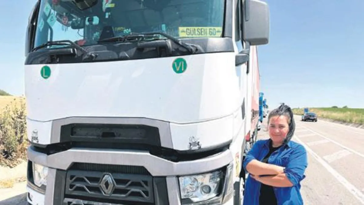 TIR şoförü Gülşen Demirci, 3 yıldır Avrupa yollarında direksiyon sallıyor
