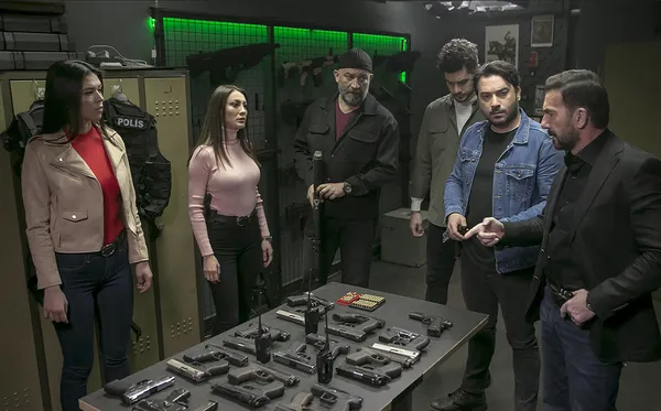 rtukten-foxa-carpik-iliski-halk-tvye-yalan-haber-cezasi-1618406921587.jpg RTÜK'ten FOX'a çarpık ilişki Halk TV'ye yalan haber cezası-2