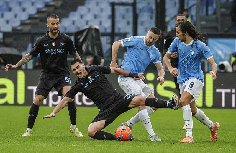 Fenerbahçe'nin transferine Galatasaray engeli! Aslan imza için devrede - 25