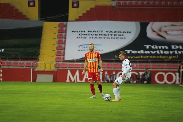 fenerbahce-0-3-yeni-malatyaspor-mac-sonucu-1607798878124.jpeg Fenerbahçe 0-3 Yeni Malatyaspor | MAÇ SONUCU-5